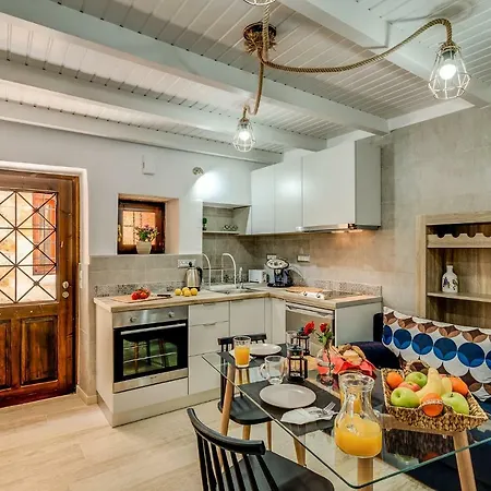 Modern Old Town Maisonette Апартаменти